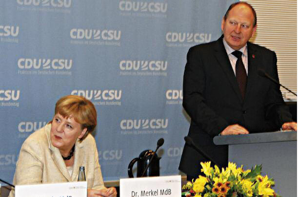 Sprachen mit Vertretern der Vertriebenen: Angela Merkel und Klaus Brähmig